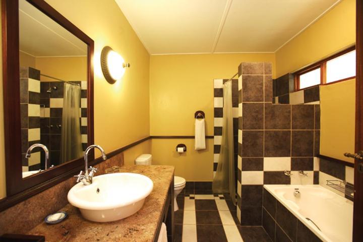 Sandford Park Country Hotel Bergville Buitenkant foto